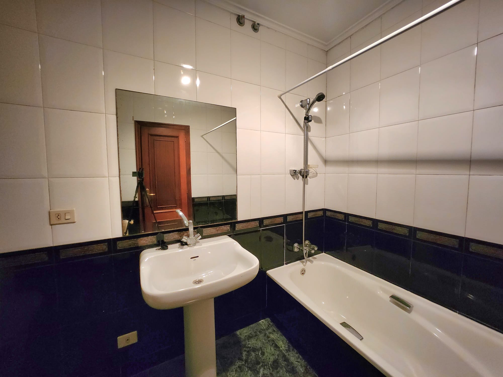 1e872d16-9d23-4515-a802-ef91416fad5c