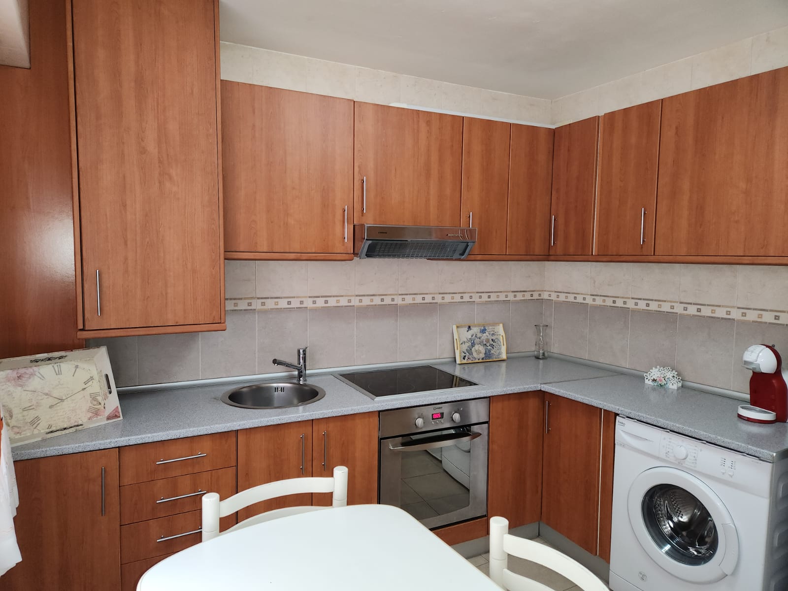 74b08d29-00f1-4b54-ad51-e8b50e6b93fd