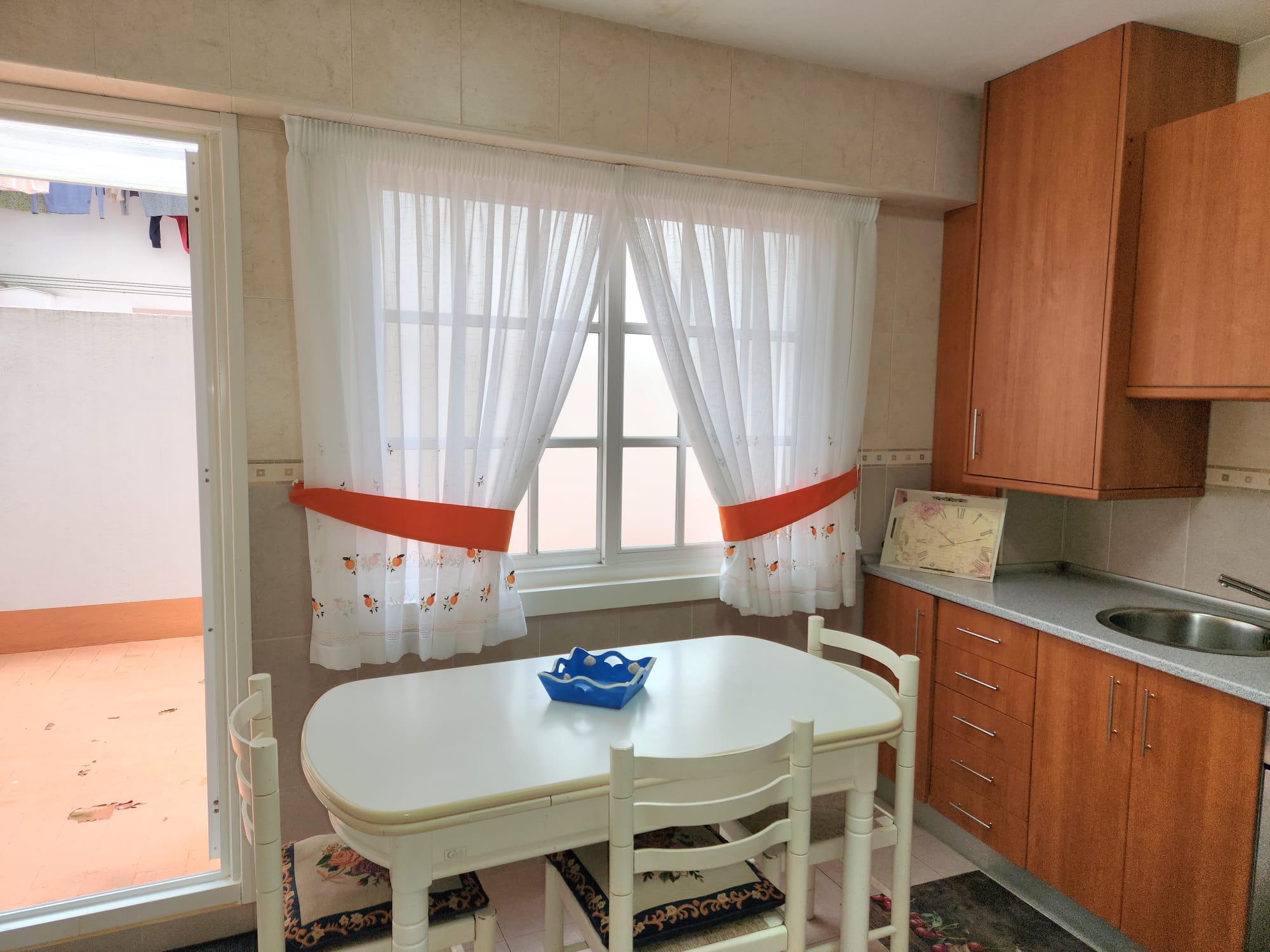 9dbbdc51-f8b6-42a9-b6f7-622380c32442