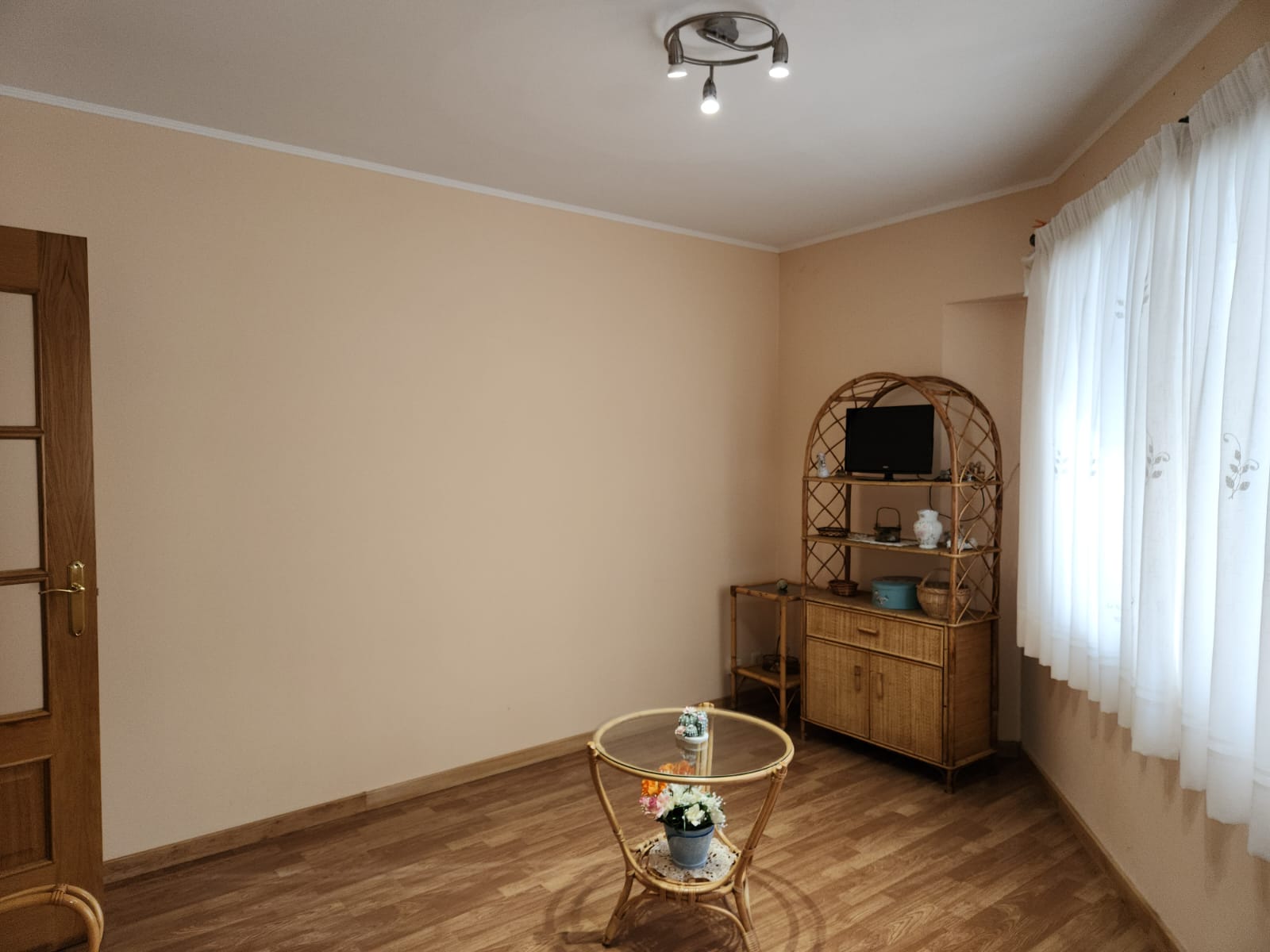 bcb7b487-fa6d-4842-a248-88fbd5955943