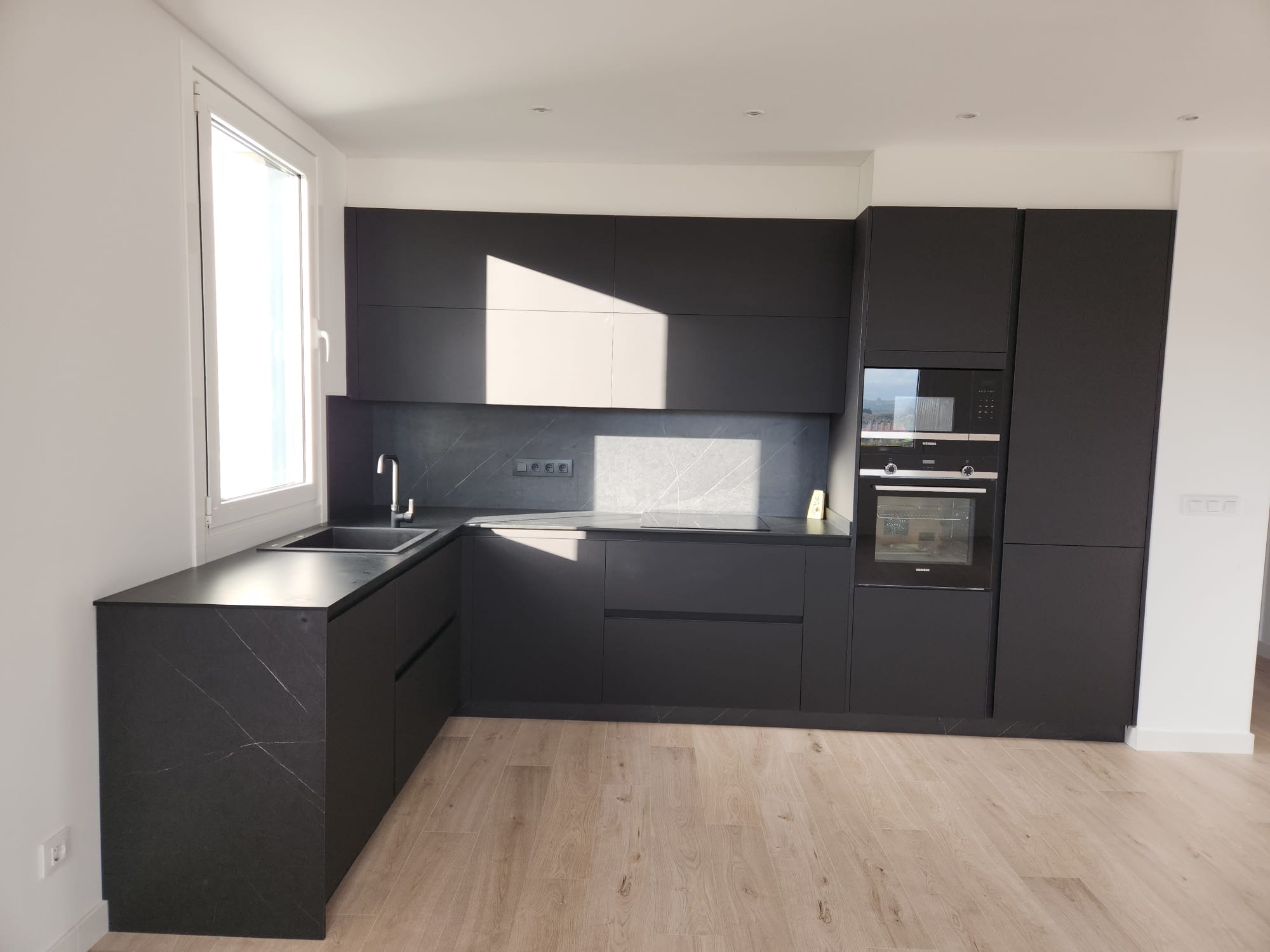 e6d561f5-b5d0-4d7c-ac1c-d4a689226bc5