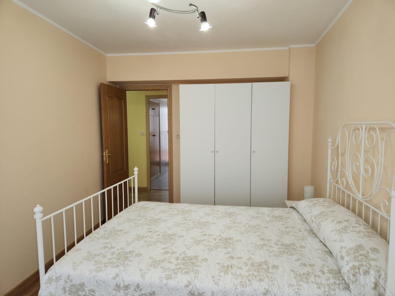 ee85707b-cd41-4edb-b546-18f312952b83