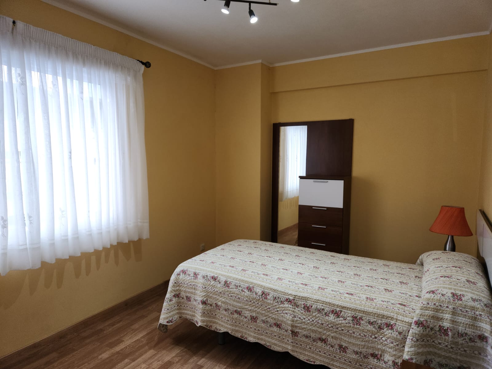 f33d3fd9-f065-470a-bdfd-5b376f95e3d6